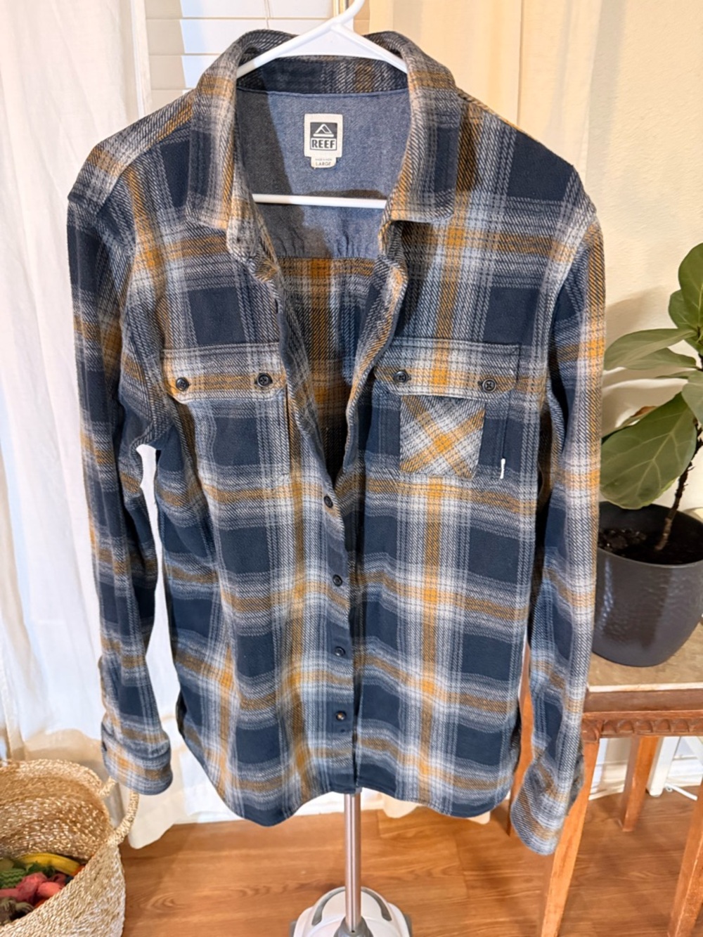 Reef Men's Plaid Button-Down Shirt - Black/Gray & Yellow